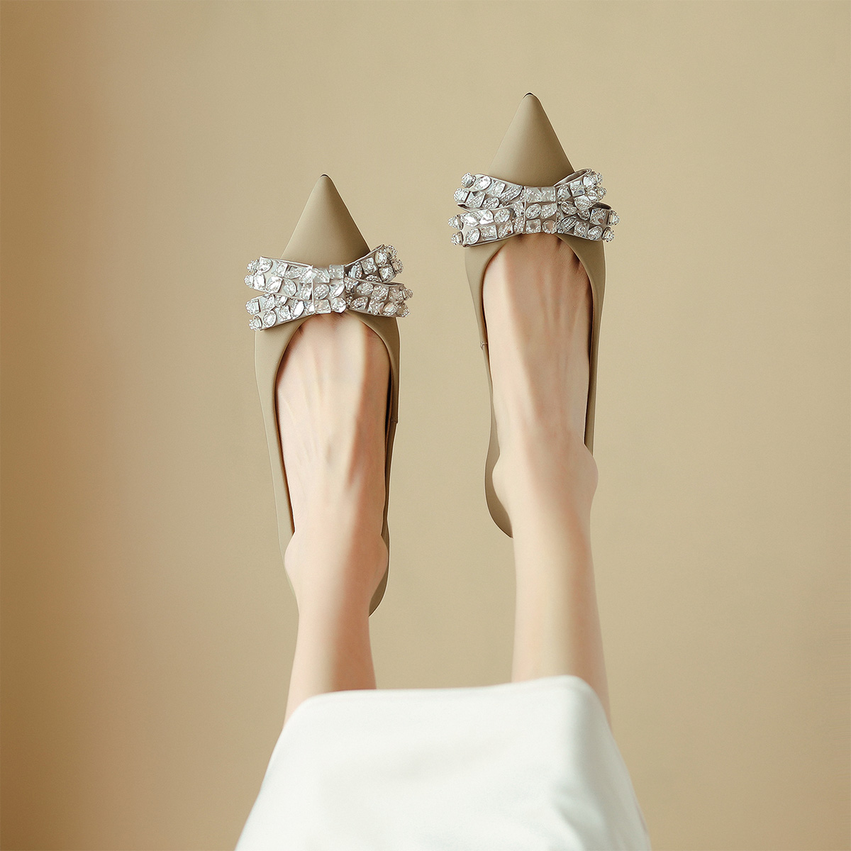 (W) Luiza Barcelos Pointed High Heel with Crystal Bow 4cm 'Khaki' 圖 6