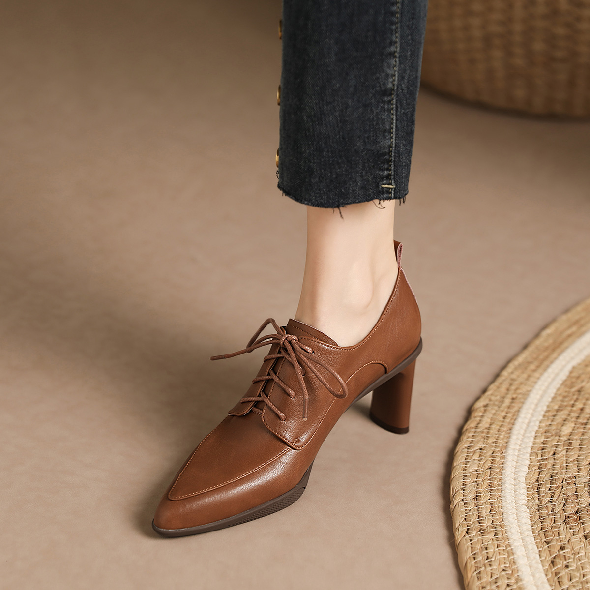 (W) Luiza Barcelos Pointed Lace-Up Retro 'Brown Block Heel' 圖 3