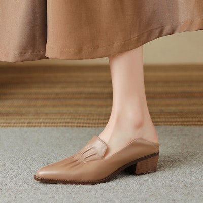 (W) Luiza Barcelos Sepatu Hak Blok Runcing 'Apricot Simplicity' X901107 Details for (W) Luiza Barcelos Sepatu Hak Blok Runcing 'Apricot Simplicity' X901107