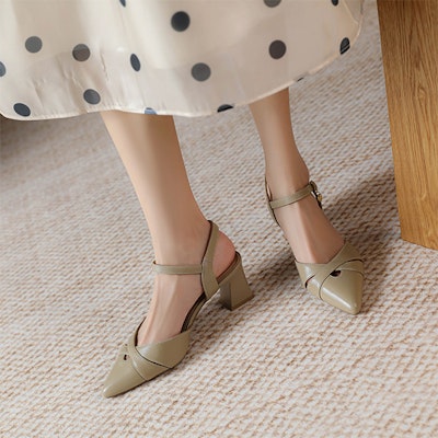 (W) 루이자 바르셀로스 뾰족 블록힐 (카키) XWP1SK0643 Shop (W) 루이자 바르셀로스 뾰족 블록힐 (카키) XWP1SK0643