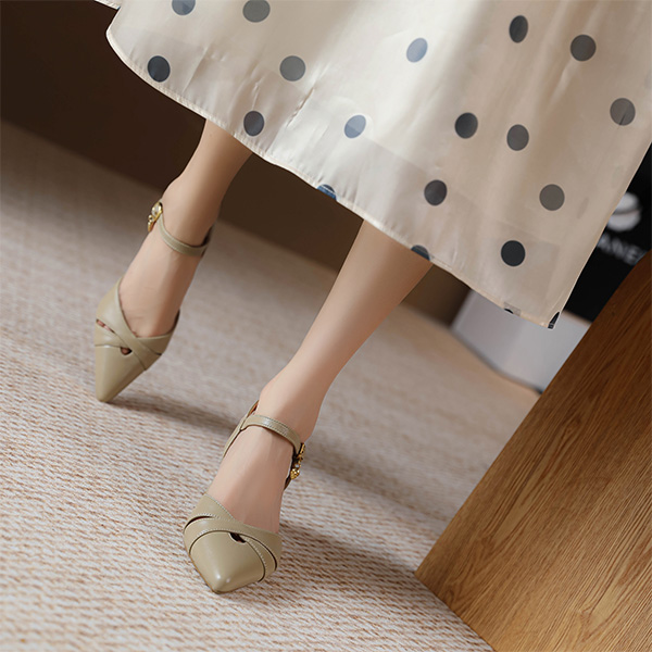 Details for Luiza Barcelos 羊皮 簡約時尚尖頭 粗跟 高跟鞋 5.5cm 女款 卡其色