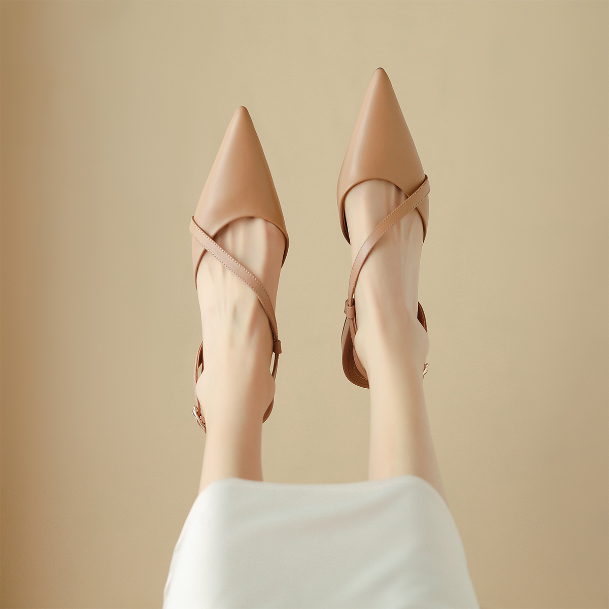 Order (W) Luiza Barcelos Kasut Tumit Lebar Berhujung Tajam 'Apricot' X901171