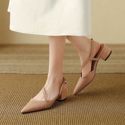 (W) Luiza Barcelos Kasut Tumit Lebar Berhujung Tajam 'Apricot' X901171 Lookbook (W) Luiza Barcelos Kasut Tumit Lebar Berhujung Tajam 'Apricot' X901171