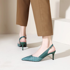 (W) Luiza Barcelos Hak Tinggi Elegan Lancip 'Birunya Elegan' XWP1SK0606 Lookbook (W) Luiza Barcelos Hak Tinggi Elegan Lancip 'Birunya Elegan' XWP1SK0606