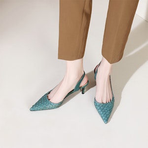 (W) Luiza Barcelos Hak Tinggi Elegan Lancip 'Birunya Elegan' XWP1SK0606 Shop (W) Luiza Barcelos Hak Tinggi Elegan Lancip 'Birunya Elegan' XWP1SK0606