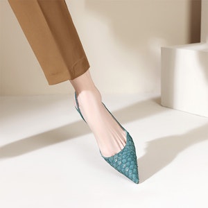 (W) Luiza Barcelos Hak Tinggi Elegan Lancip 'Birunya Elegan' XWP1SK0606 Details for (W) Luiza Barcelos Hak Tinggi Elegan Lancip 'Birunya Elegan' XWP1SK0606