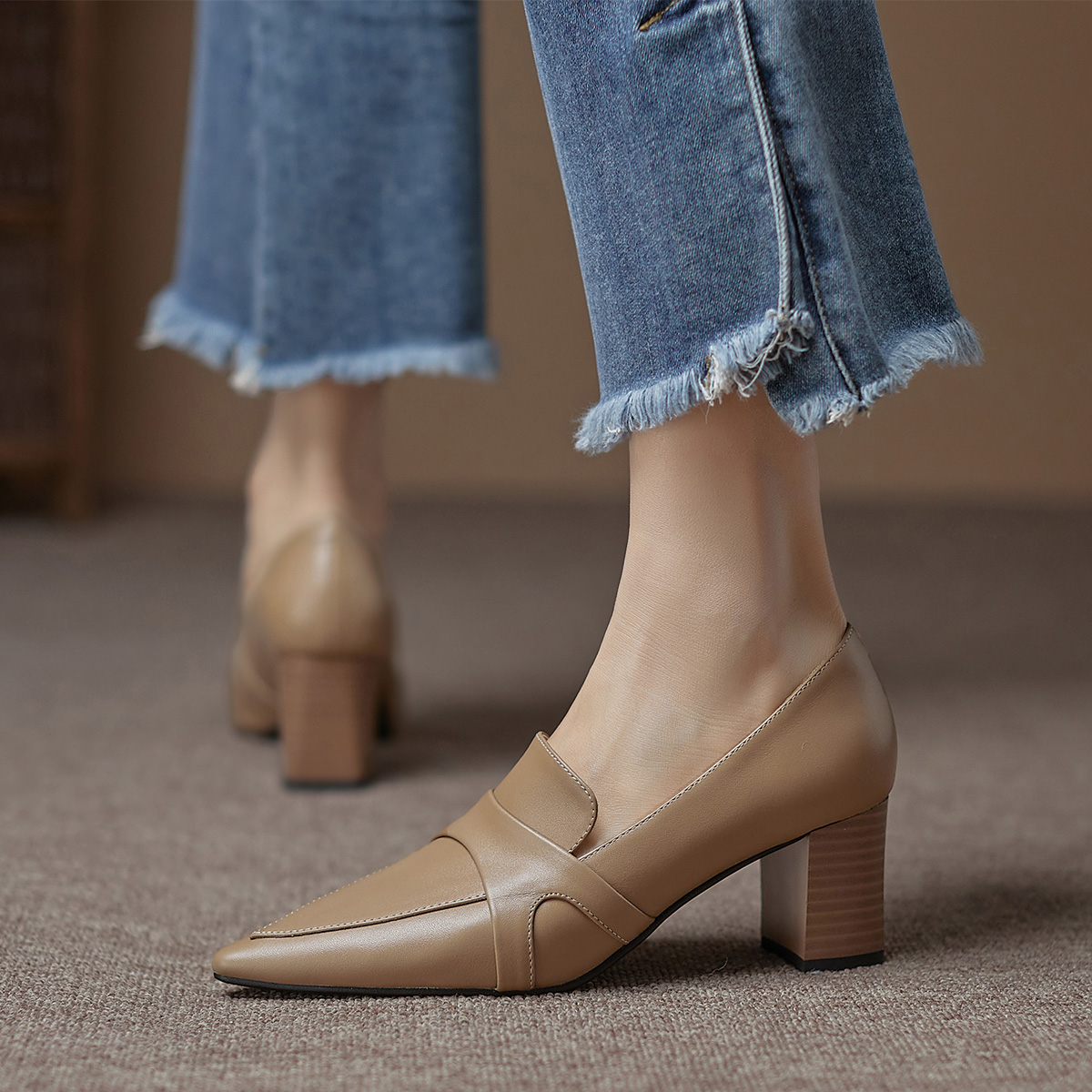 Shop (W) ルイザ・バルセロス ポインテッド トゥ ファッション チャンキーヒール 'アプリコット' X901128 X901128