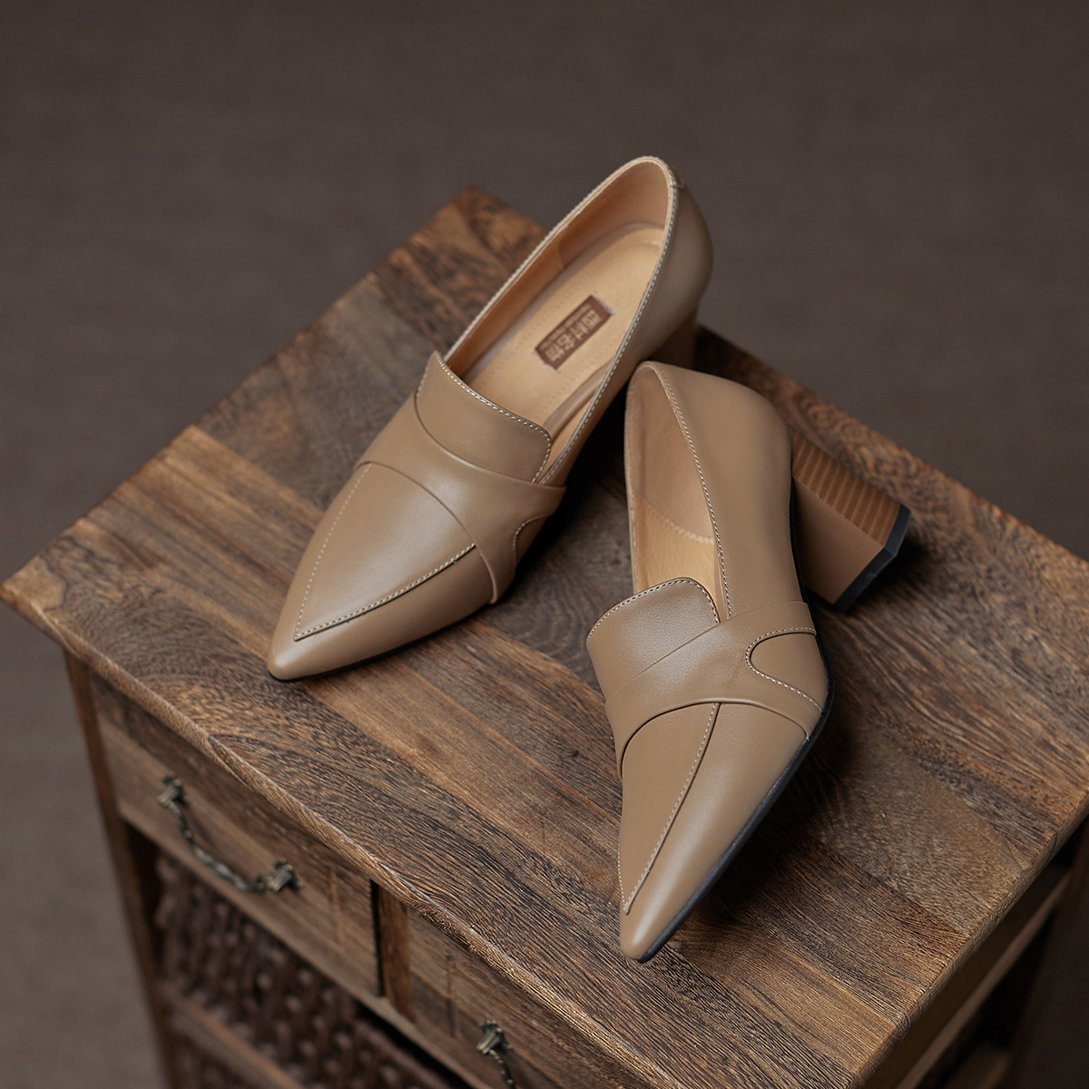 Purchase (W) ルイザ・バルセロス ポインテッド トゥ ファッション チャンキーヒール 'アプリコット' X901128 X901128