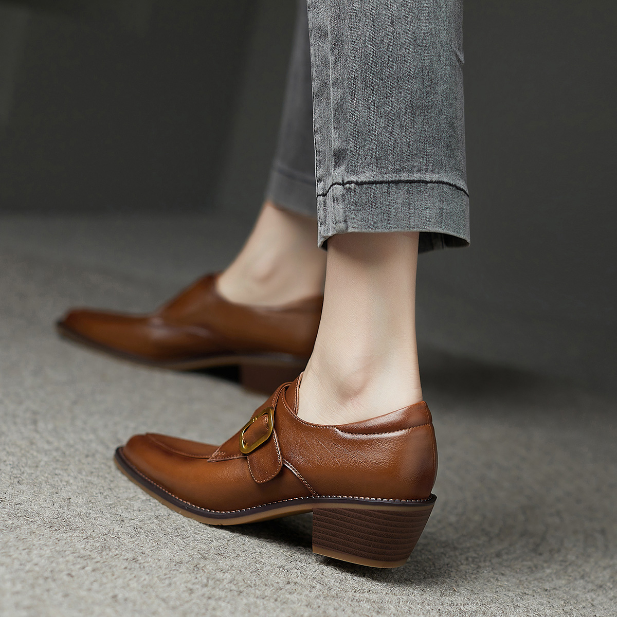 Lookbook (Women) Luiza Barcelos Pointed Toe Metallic Buckle Chunky Heel 'Tan' X901041