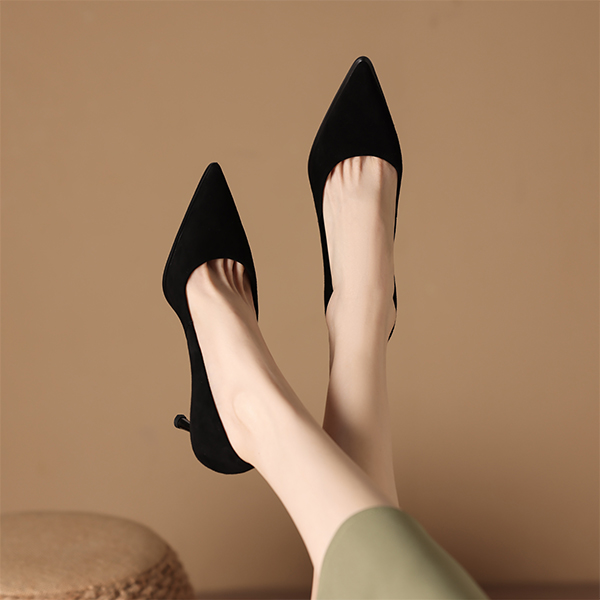 Order (W) Luiza Barcelos 尖头细高跟鞋7厘米 "舒适黑" X901890