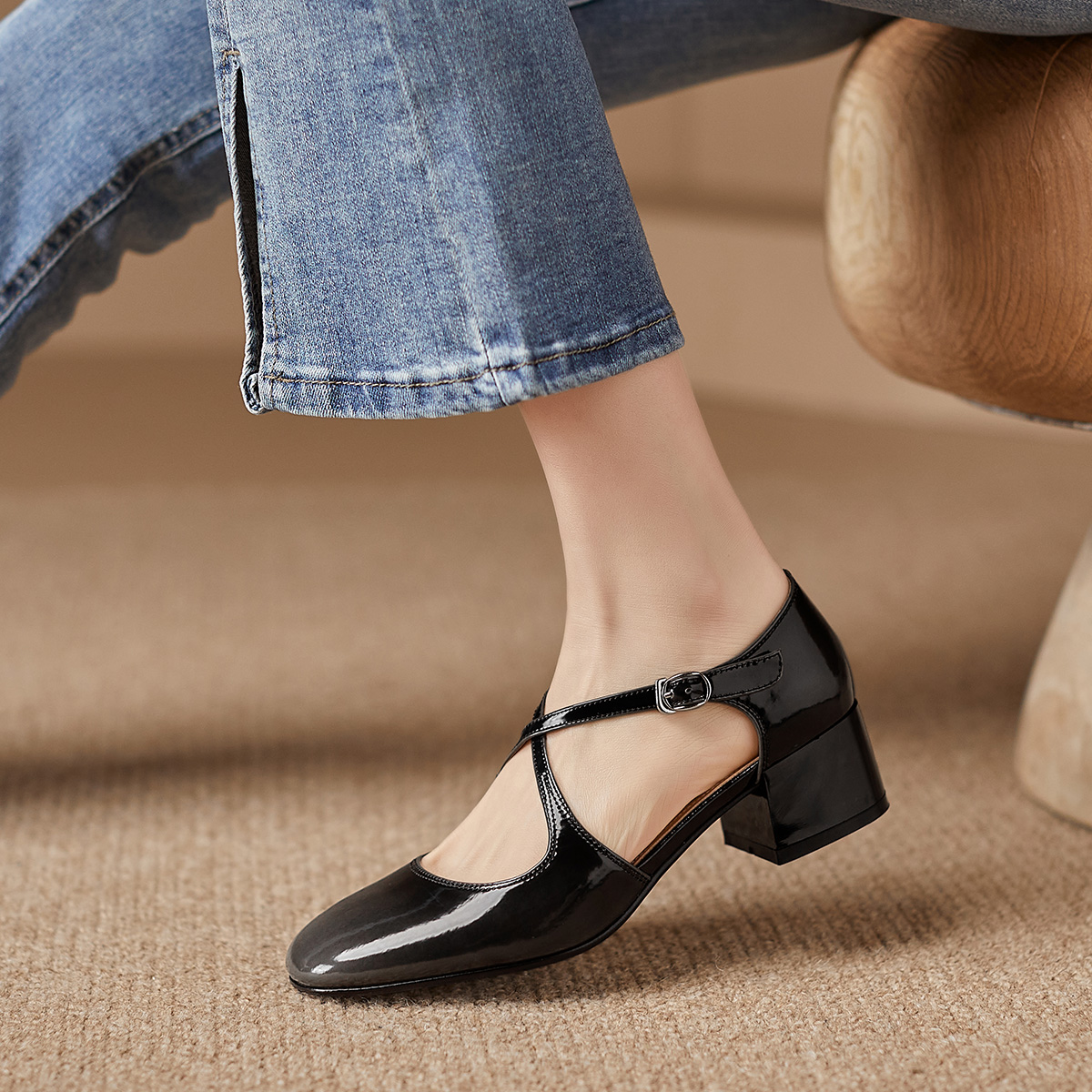 Shop Luiza Barcelos 復古潮流輕便透氣 粗跟 高跟鞋 女款 黑色