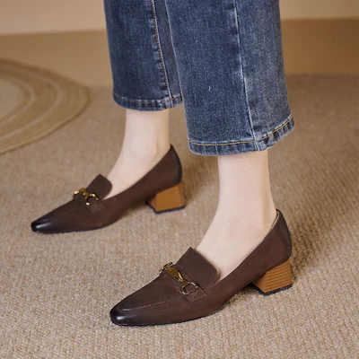 Luiza Barcelos 羊皮 復古金屬馬銜扣 粗跟 高跟鞋 4.5cm 女款 棕色 Details for Luiza Barcelos 羊皮 復古金屬馬銜扣 粗跟 高跟鞋 4.5cm 女款 棕色