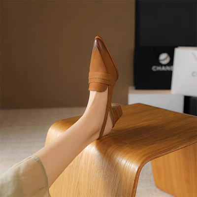 (W) Luiza Barcelos Retro Block Heel 'Caramel' Hak Blok Retro Coklat Susu XWP1SK0818 Lookbook (W) Luiza Barcelos Retro Block Heel 'Caramel' Hak Blok Retro Coklat Susu XWP1SK0818