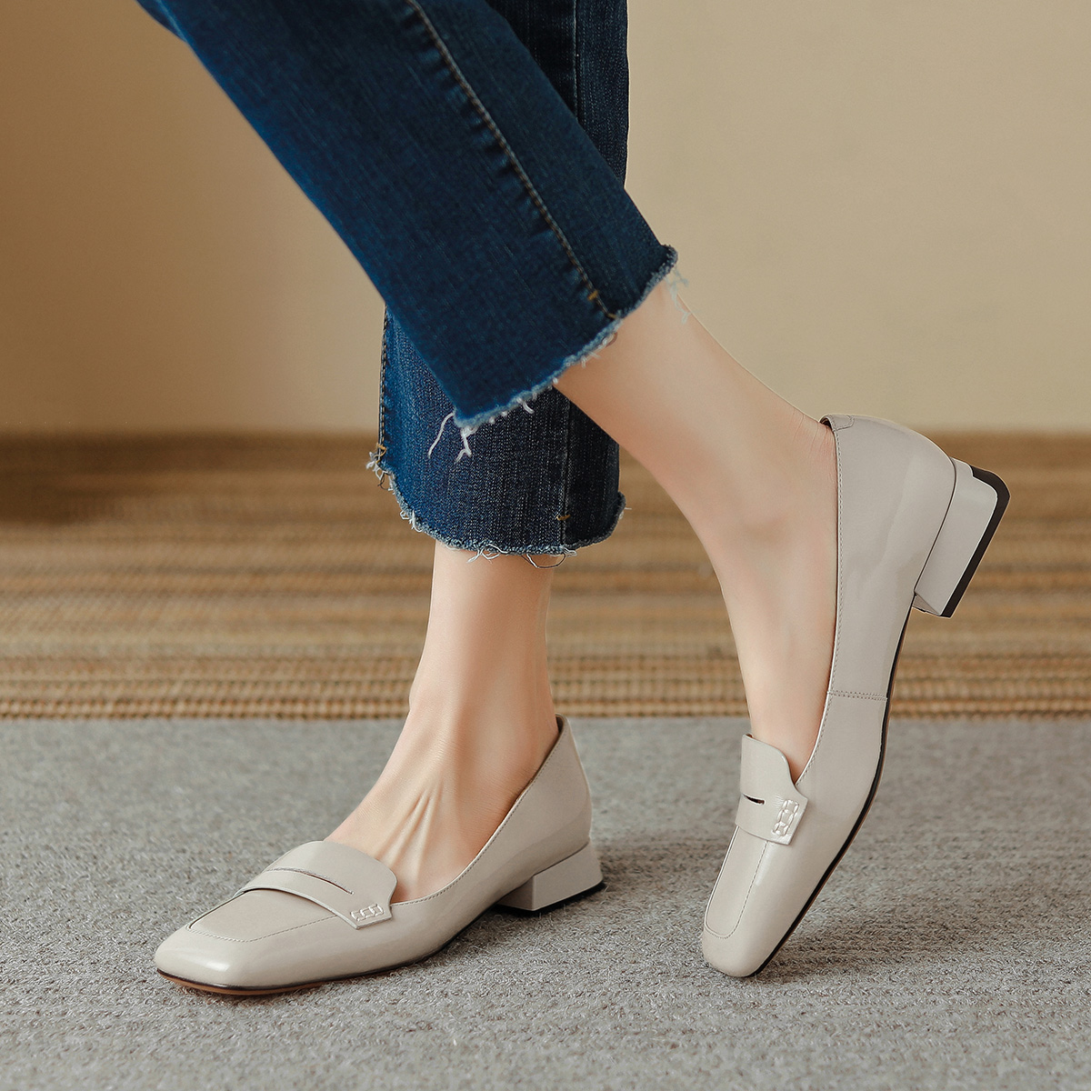 Order (W) 루이자 바르셀로스 레트로 가죽 플랫 (그레이) X901001