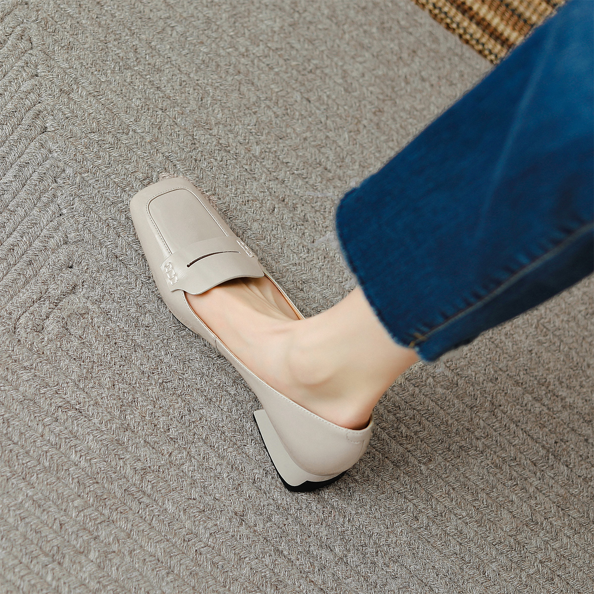 Purchase (W) 루이자 바르셀로스 레트로 가죽 플랫 (그레이) X901001