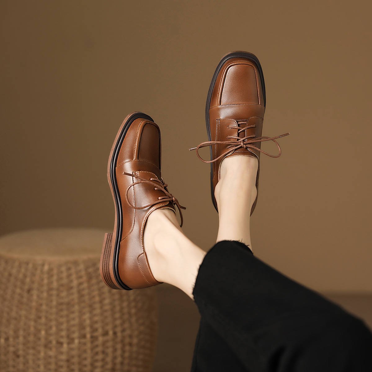 Lookbook (W) Luiza Barcelos 复古时尚系带休闲鞋 '棕色皮革' X900905