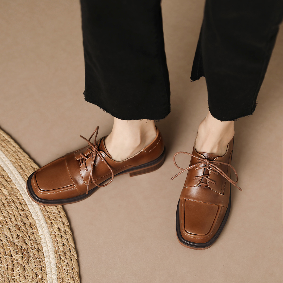 Details for (W) Luiza Barcelos 复古时尚系带休闲鞋 '棕色皮革' X900905