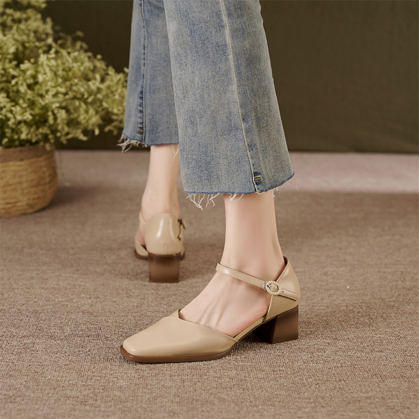 Shop (W) Luiza Barcelos Tumit Tebal Runcing Gaya Retro 'Apricot' XWP1SK0626