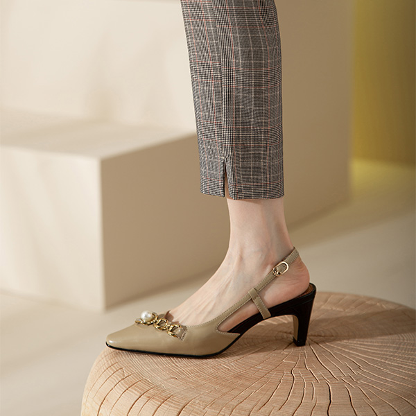 (W) Luiza Barcelos Retro Pointed-Toe High Heels 'Milk Coffee Buckle' 圖 3