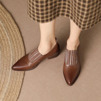 (W) Luiza Barcelos 复古尖头便鞋 '棕色休闲' X900980 Lookbook (W) Luiza Barcelos 复古尖头便鞋 '棕色休闲' X900980