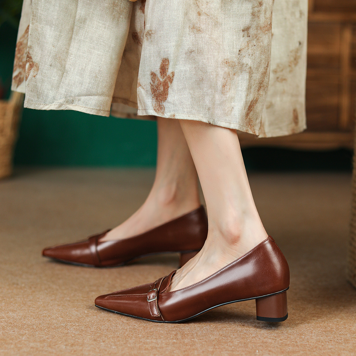 (W) Luiza Barcelos Retro Pointed Toe Chunky Heel 'Brown' 圖 5