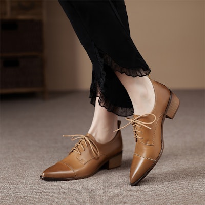 (Women) Luiza Barcelos Retro Pointed Toe Lace-Up Chunky Heel 'Light Brown' X901167 Lookbook (Women) Luiza Barcelos Retro Pointed Toe Lace-Up Chunky Heel 'Light Brown' X901167