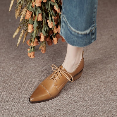 (Women) Luiza Barcelos Retro Pointed Toe Lace-Up Chunky Heel 'Light Brown' X901167 Details for (Women) Luiza Barcelos Retro Pointed Toe Lace-Up Chunky Heel 'Light Brown' X901167