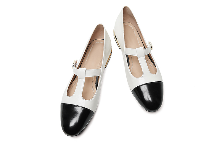 Shop (W) Luiza Barcelos Round-Toe Mary Jane 'Beige Hitam' X900818