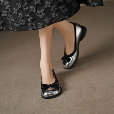 (Women) Luiza Barcelos Round Toe Ballet Flat 'Silver Black' X901982 Lookbook (Women) Luiza Barcelos Round Toe Ballet Flat 'Silver Black' X901982