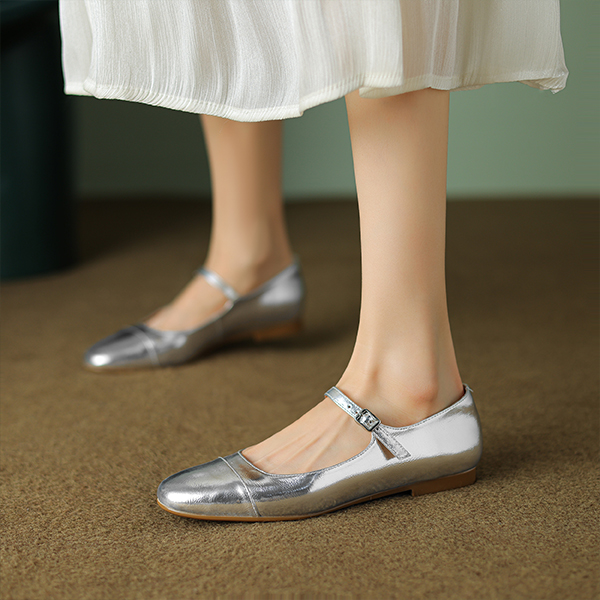 Purchase (W) （女性用）ルイザ・バルセロス ラウンドトウバックルフラット「シルバーカジュアル」X901927 X901927