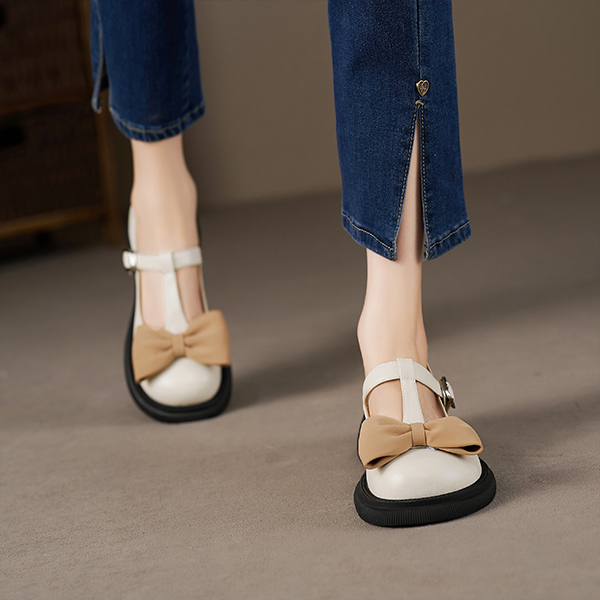 (W) Luiza Barcelos Round Toe Buckle Loafers 'Beige' 圖 2