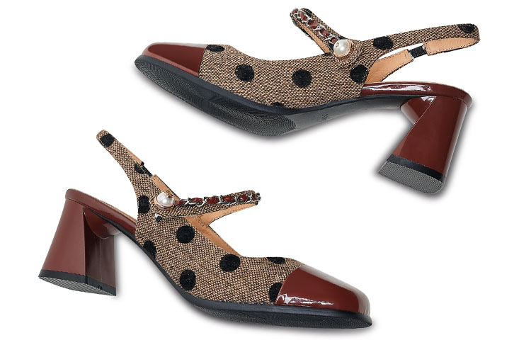 Lookbook (W) Luiza Barcelos Sandale mit Rundzehen und Chunky Heel ''Rötlich Braun'' X901077