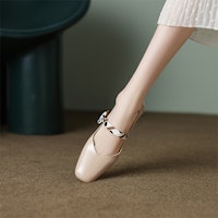 (W) Luiza Barcelos Sepatu Sneaker Elegan Pita Ujung Bulat 'Aprikot' X901963 Order (W) Luiza Barcelos Sepatu Sneaker Elegan Pita Ujung Bulat 'Aprikot' X901963