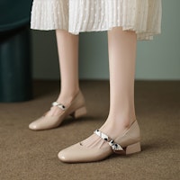 (W) Luiza Barcelos Sepatu Sneaker Elegan Pita Ujung Bulat 'Aprikot' X901963 Purchase (W) Luiza Barcelos Sepatu Sneaker Elegan Pita Ujung Bulat 'Aprikot' X901963