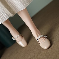 (W) Luiza Barcelos Sepatu Sneaker Elegan Pita Ujung Bulat 'Aprikot' X901963 Details for (W) Luiza Barcelos Sepatu Sneaker Elegan Pita Ujung Bulat 'Aprikot' X901963