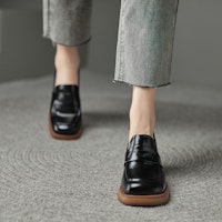 (W) Luiza Barcelos 圓頭時尚粗跟皮革女鞋 5.5公分 X901055 Lookbook (W) Luiza Barcelos 圓頭時尚粗跟皮革女鞋 5.5公分 X901055