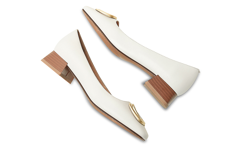 Purchase (W) Luiza Barcelos Kasut Tumit Rendah Hujung Bulat dengan Gesper Logam 'Beige' X900899