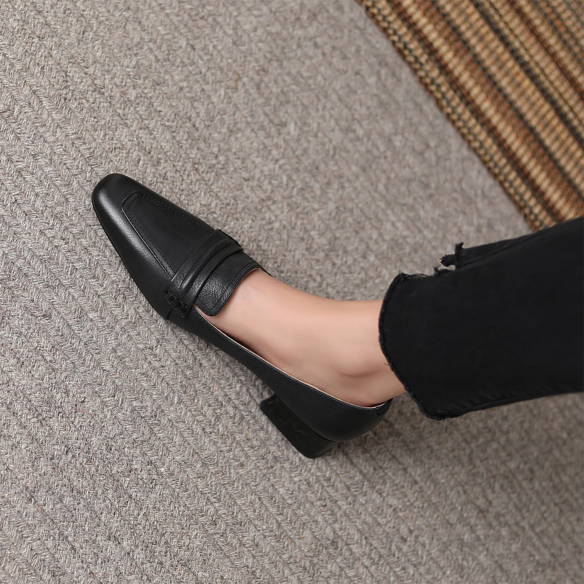 (W) Luiza Barcelos Sandal 'Black Simplistic One-Strap' 圖 6