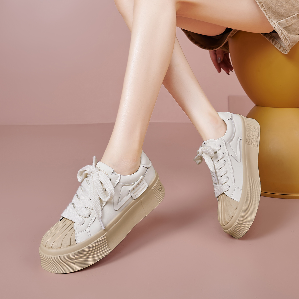 Lookbook (W) ルイザ・バルセロス 厚底シェルレースアップスニーカー (ベージュブラウン) XWP1SK0972