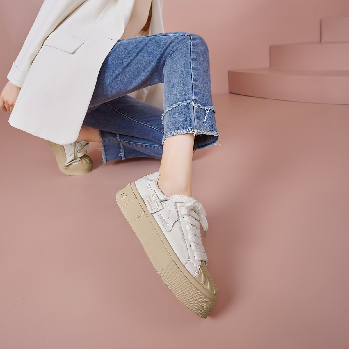 Shop (W) ルイザ・バルセロス 厚底シェルレースアップスニーカー (ベージュブラウン) XWP1SK0972