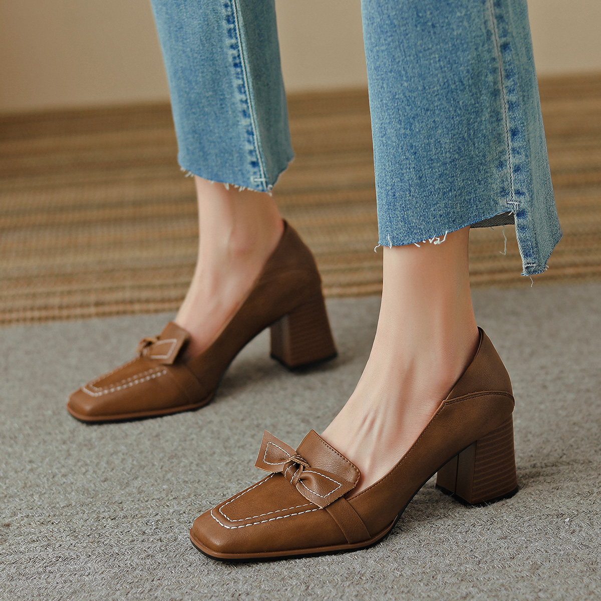 Details for (W) 루이자 바르셀로스 리본 블록힐 (브라운) X901226