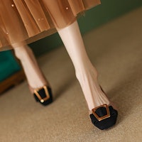 (W) Luiza Barcelos 方扣粗跟鞋 '杏色' X901458 Order (W) Luiza Barcelos 方扣粗跟鞋 '杏色' X901458