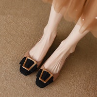 (W) Luiza Barcelos 方扣粗跟鞋 '杏色' X901458 Shop (W) Luiza Barcelos 方扣粗跟鞋 '杏色' X901458