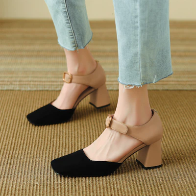 (W) Luiza Barcelos Sepatu Chunky Heel Ujung Kotak 'Apricot' X901326 Lookbook (W) Luiza Barcelos Sepatu Chunky Heel Ujung Kotak 'Apricot' X901326