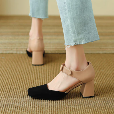 (W) Luiza Barcelos Sepatu Chunky Heel Ujung Kotak 'Apricot' X901326 Shop (W) Luiza Barcelos Sepatu Chunky Heel Ujung Kotak 'Apricot' X901326