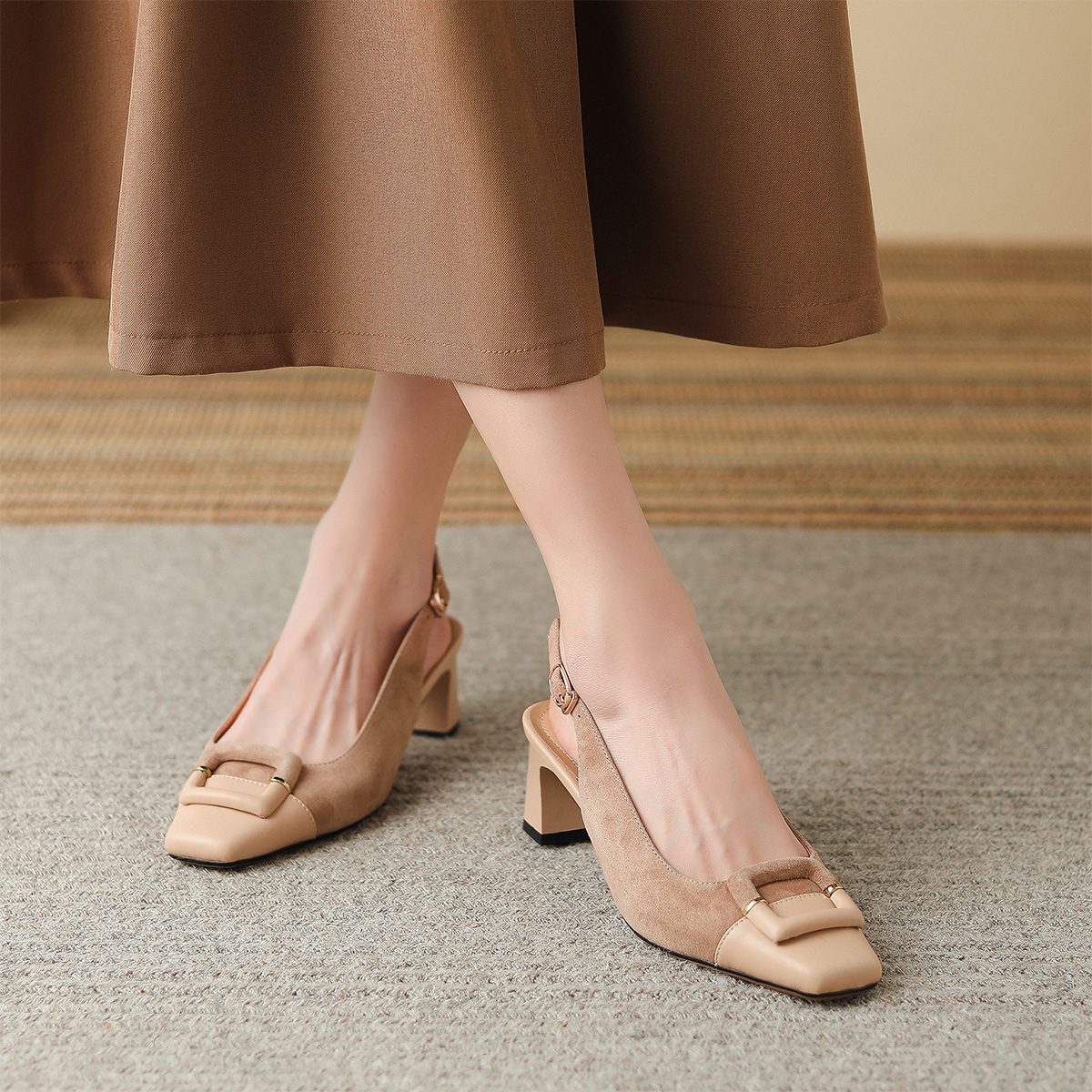 Shop (W) Luiza Barcelos 方头厚底高跟鞋 '杏色' X901272