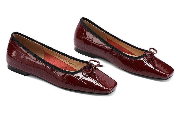 Shop (W) Luiza Barcelos Tumit Tebal Hujung Empat 'Kulit Burgundy Berkilat' X900953