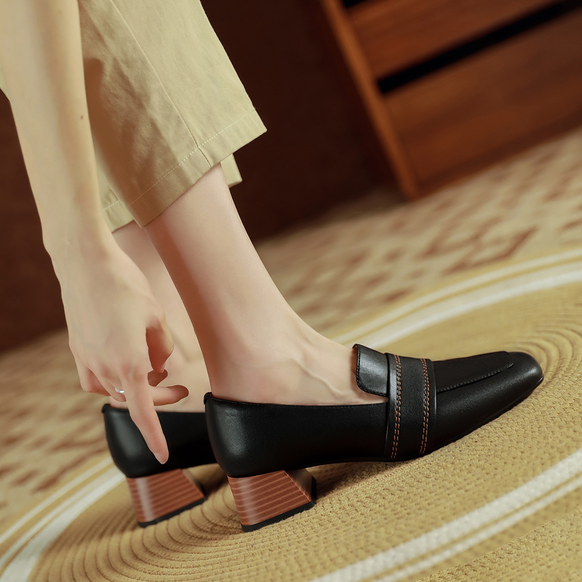 Order (Women) Luiza Barcelos Square Toe Retro Chunky Heel 'Black' X901897