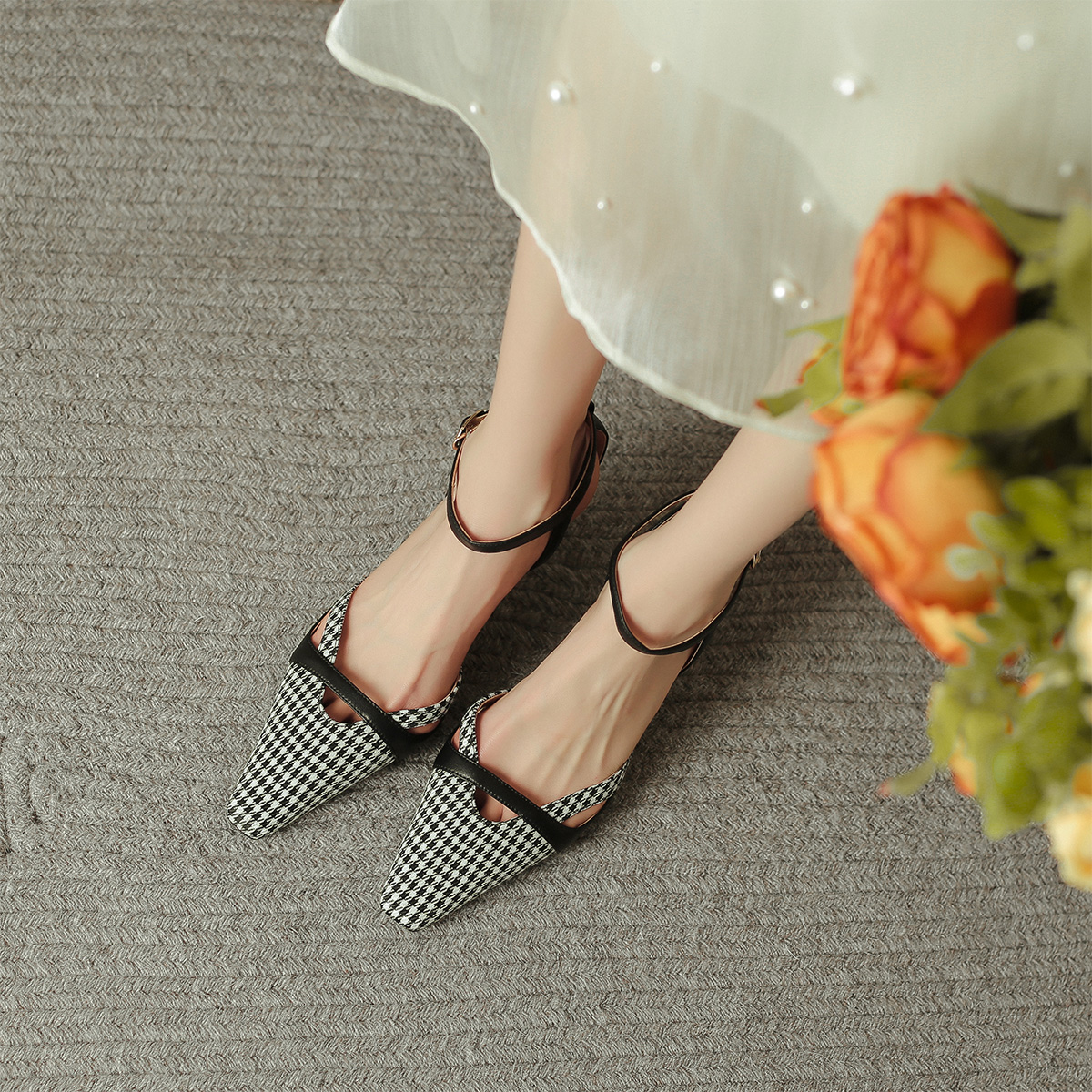 Details for (W) Luiza Barcelos Stiletto 'Houndstooth Hitam dan Putih' X901451