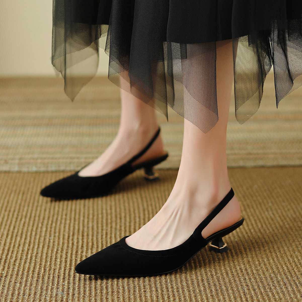 Lookbook (W) Luiza Barcelos 高跟鞋 '优雅黑' X901311